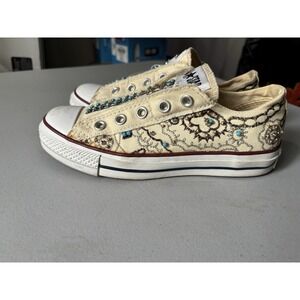 Converse Slip On Beaded Laceless Shoes 5.5 Womens
